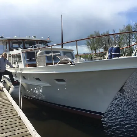 Schiffskoje Mit Fruhstuck Botel